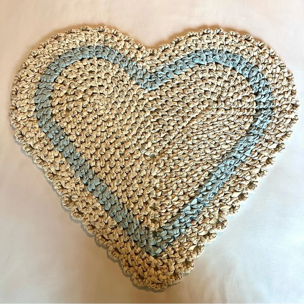 small vintage cottage chic heart shaped rag rug